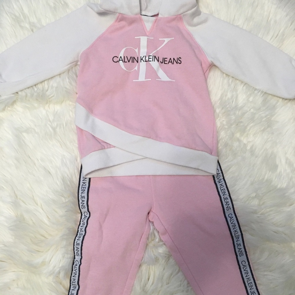 2T Warm Calvin Klein tracksuit